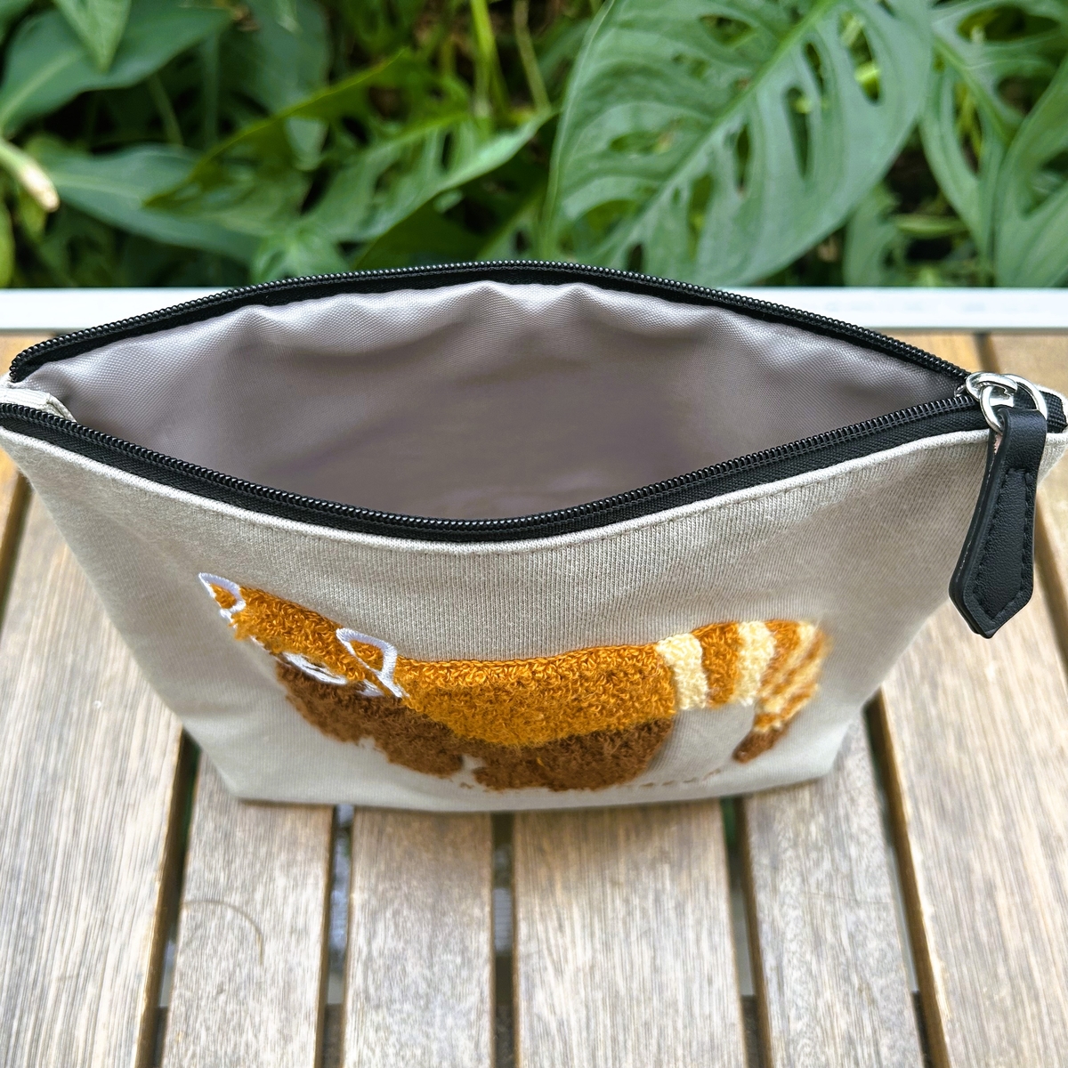 レッサーパンダ サガラ刺繍ポーチ | 神戸どうぶつ王国NS